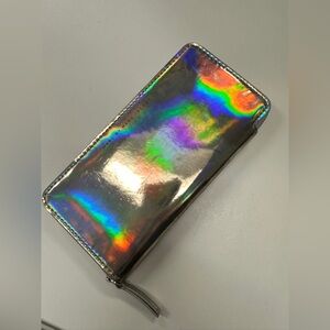 Marc by Marc Jacob’s iridescent metallic wallet 3.5*7.25”